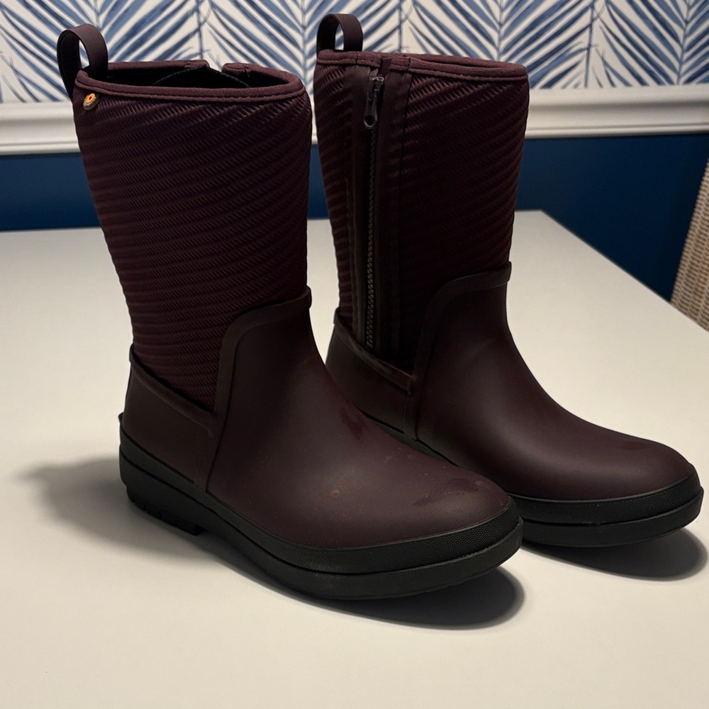 Stylish BOGS Burgundy Boots
